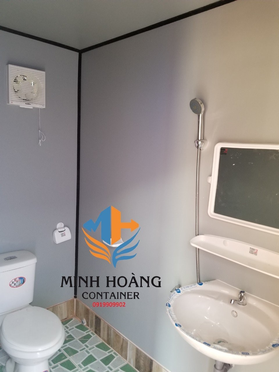 Container văn phòng 20 feet xanh viền cam có toilet